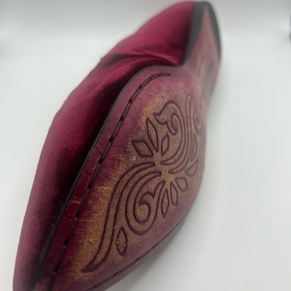 Born Crown Women’s Burgundy Velvet Loafers Sz 8 - Picture 4 of 10